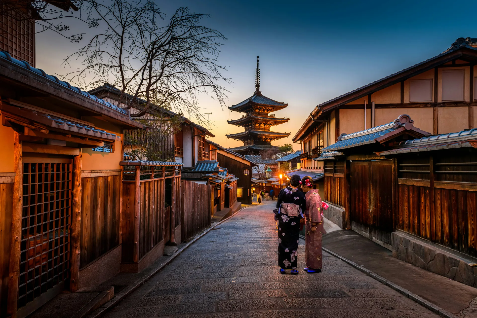 bus-tours-in-kyoto