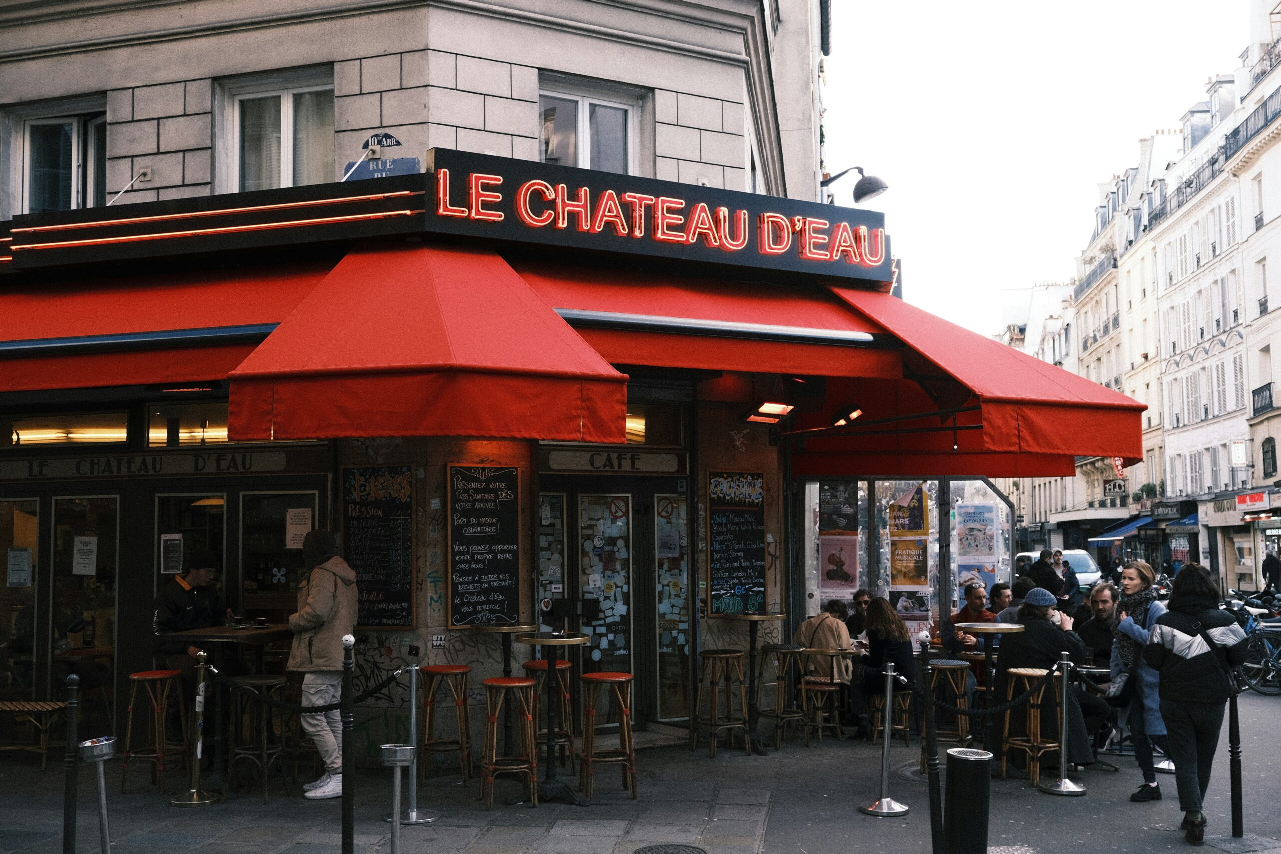 When the French Waiter Decided My Order Was Wrong (And Changed It)