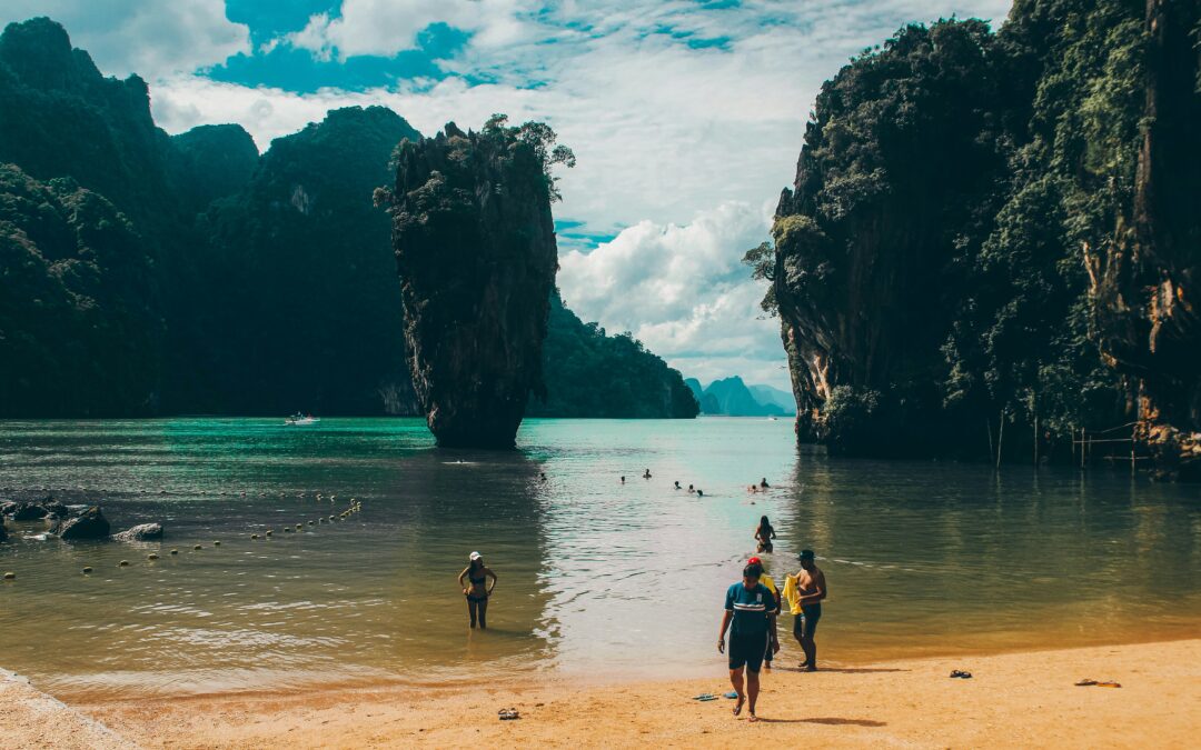 How a Pair of Thongs Saved My Life in Thailand (and Other Absolutely True Aussie Travel Myths